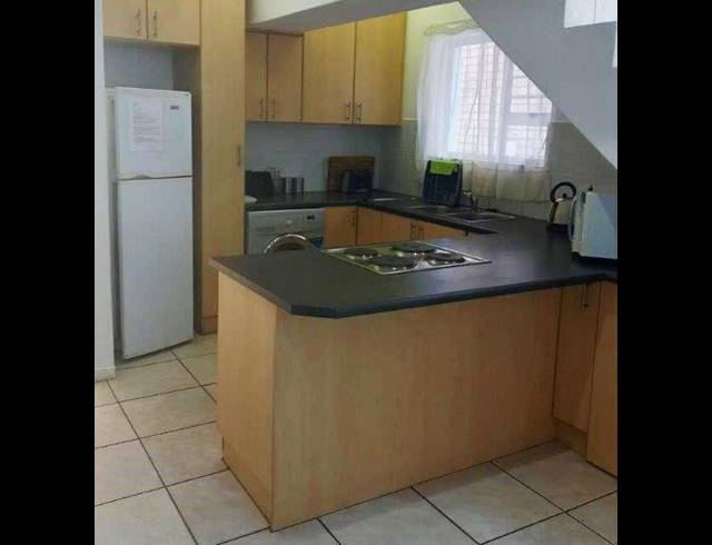 3 BEDROOM TOWNHOUSE RENTED IN BLUEWATER BAY